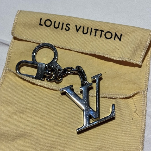 Authentic Louis Vuitton Silver Key Chain Good condition - Picture 2 of 6